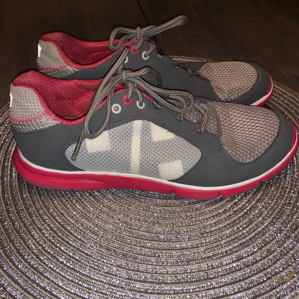 Hello Hansen deck shoes size 7